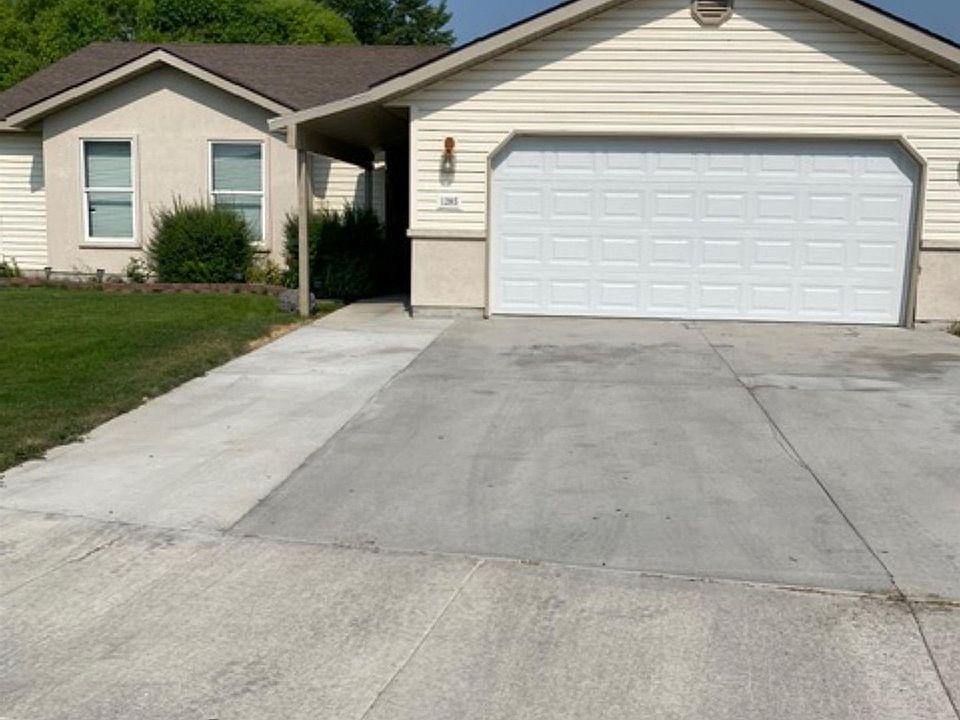 1st image of 1285 Golden Pheasant Dr