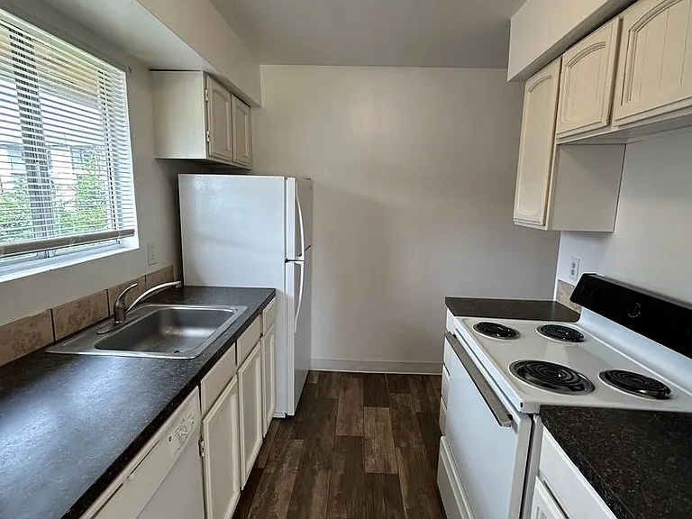 4658 Ocean Beach Hwy — Photo 9