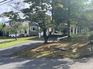 406 Fraser Ln, Staunton, VA 24401
