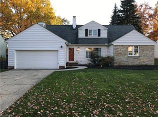 23500 Wimbledon Rd, Shaker Heights, OH 44122