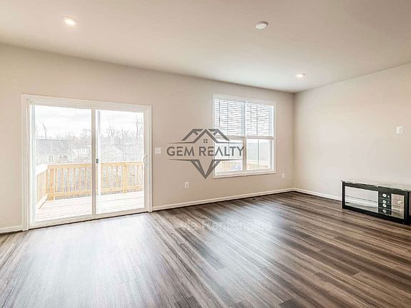 3rd image of 7715 Harlow Cir