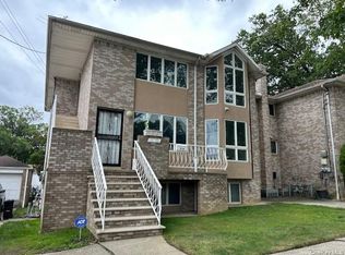 15-55 200th St FLOOR 2, Bayside, NY 11360