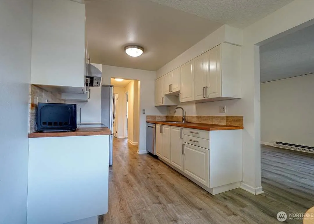 Building Photo - 17301 NE 45th St #88