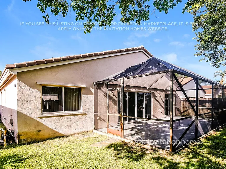 10841 SW 14th Ct — Photo 16