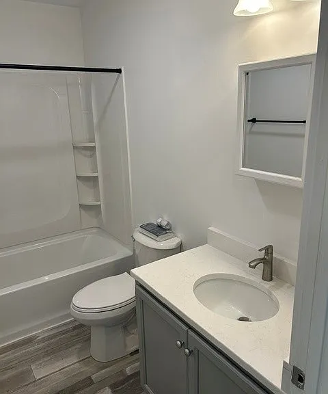 592 Main St #6 — Photo 8