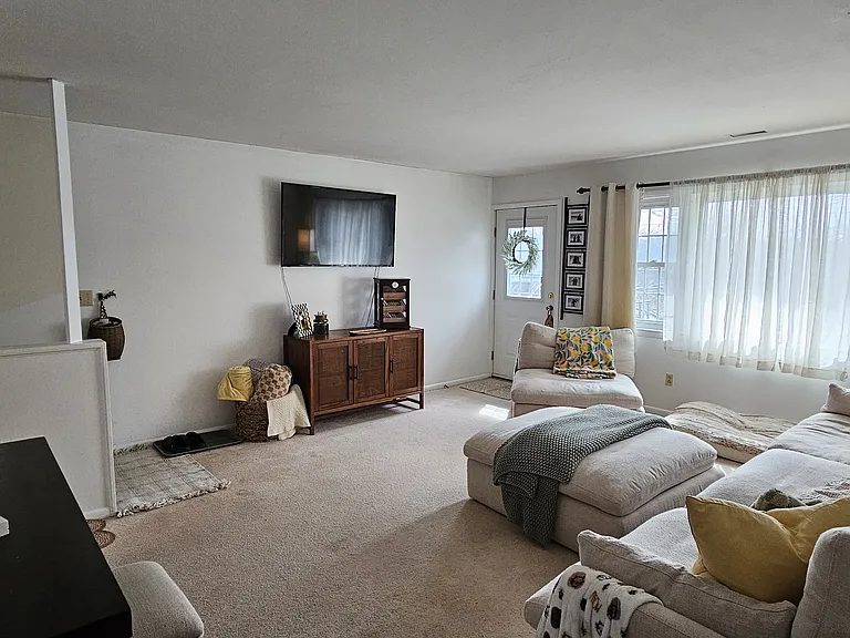 C7-2250 Triphammer Rd #C7 — Photo 19