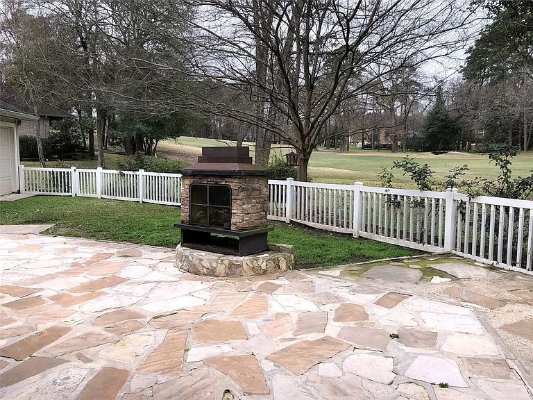 126 Coral Ct — Photo 12