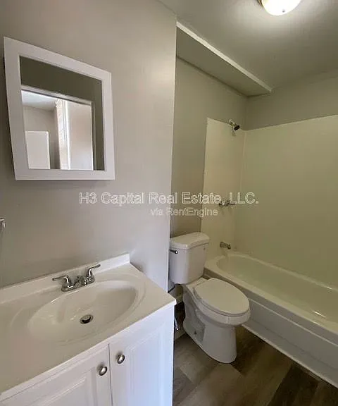 809 Greenwood St — Photo 4