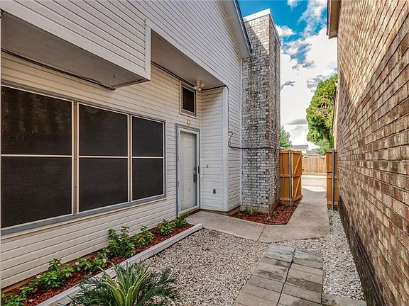 4th image of 967 Fairbanks Cir