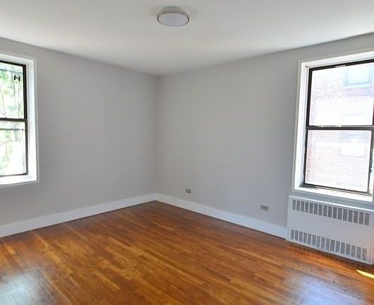 5th image of 4720 40th St APT 5K