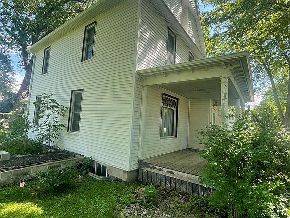 5th image of 803 4th St W