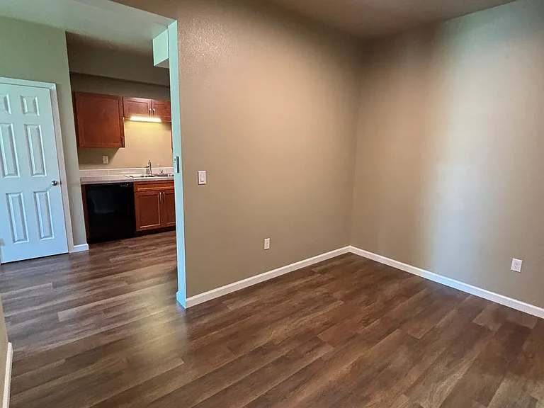 636 Hansen St SE #B — Photo 21