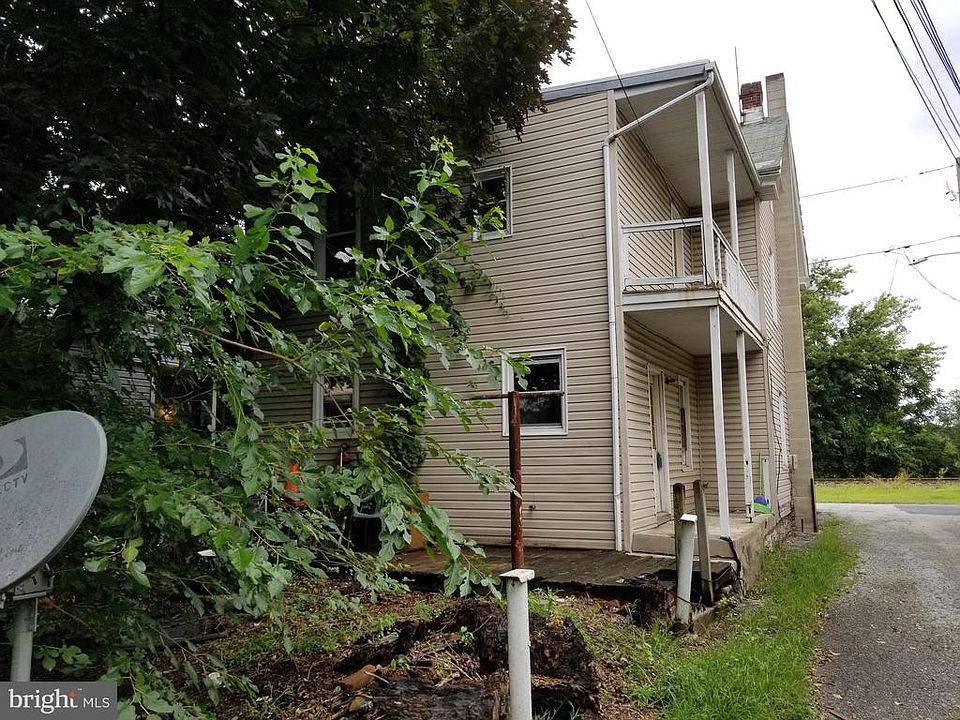 2nd image of 422 Water St