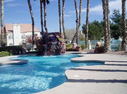 Resort style Pool/Spa