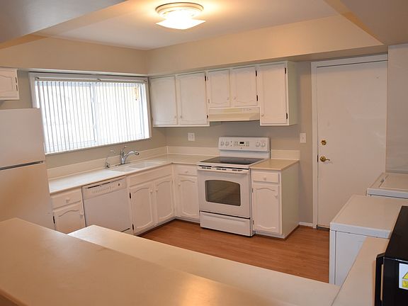 4th image of 2666 Foxglove St #1