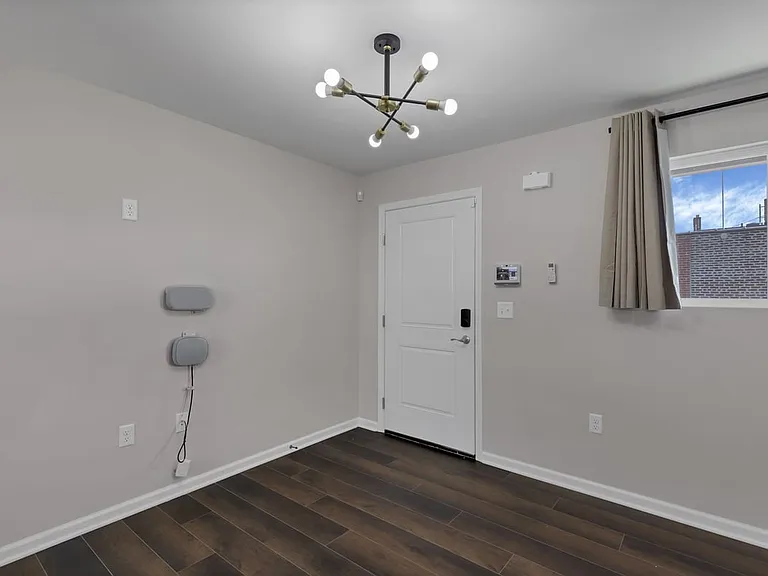 35 Parsons Ave #B — Photo 19