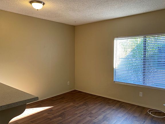 4th image of 4122 Marlborough Ave #20