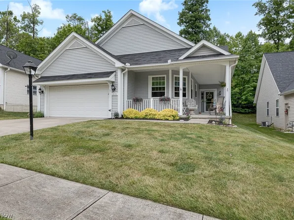 18340 Crystal Lakes Dr, North Royalton, OH 44133