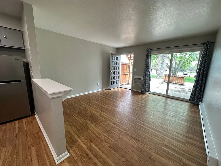 Stone Gate Apartments — Photo 34