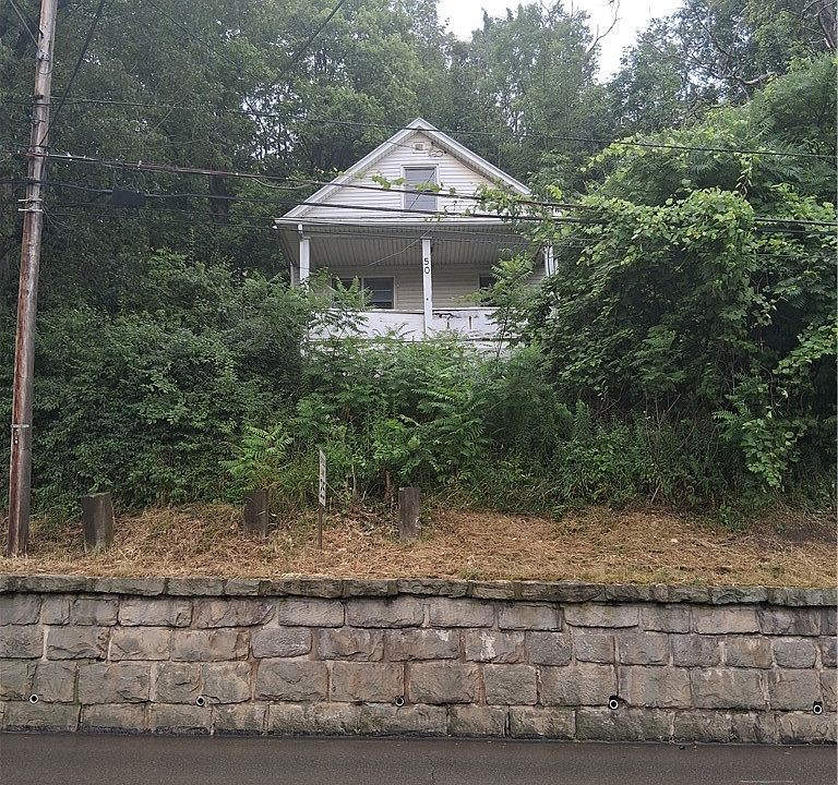 1st image of 50 E Main St