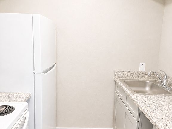 2nd image of 4218 Hessmer Ave APT 307
