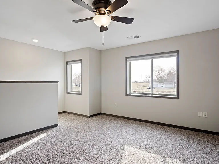 786 Peregrine Cir — Photo 10