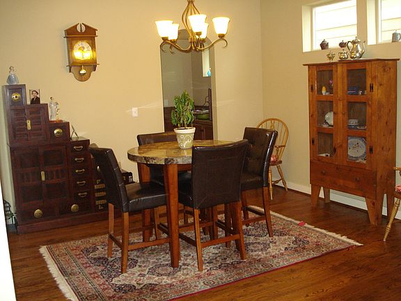5th image of 4457 Cashmere Dr NE