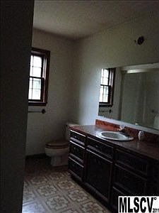 4th image of 1653 Nottingham Dr