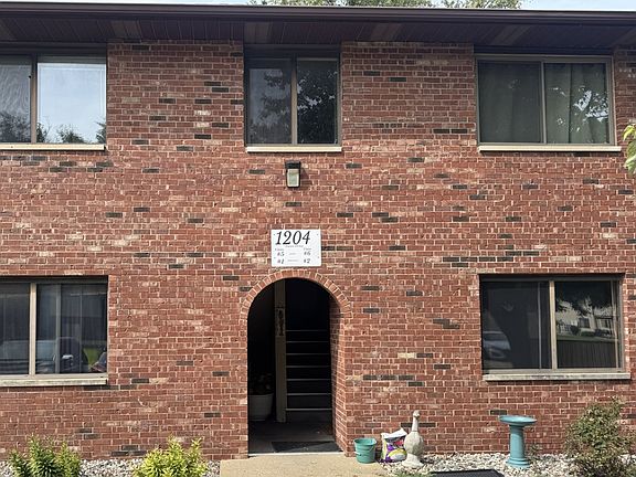 2nd image of 1204 Dean Dr #5