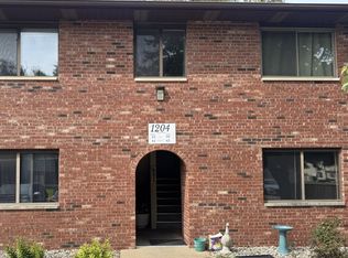 1204 Dean Dr #5, Urbana, IL 61801