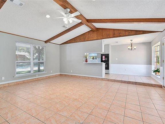 5th image of 1205 Holleman Dr