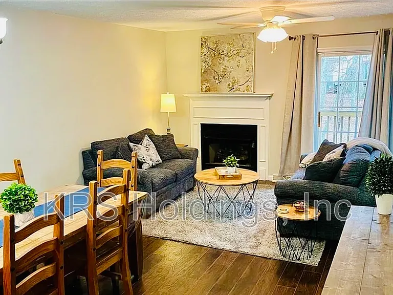 503 Barrington Way — Photo 4