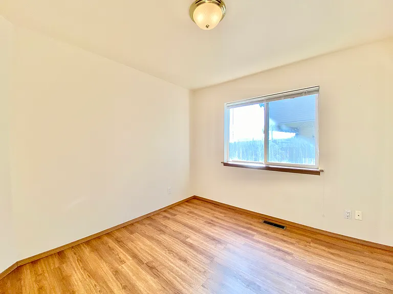 811 Jamie Dr — Photo 16