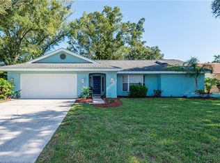 533 Humphries Rd, Safety Harbor, FL 34695