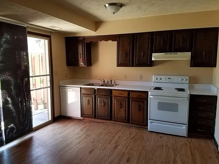 Eat in kitchen