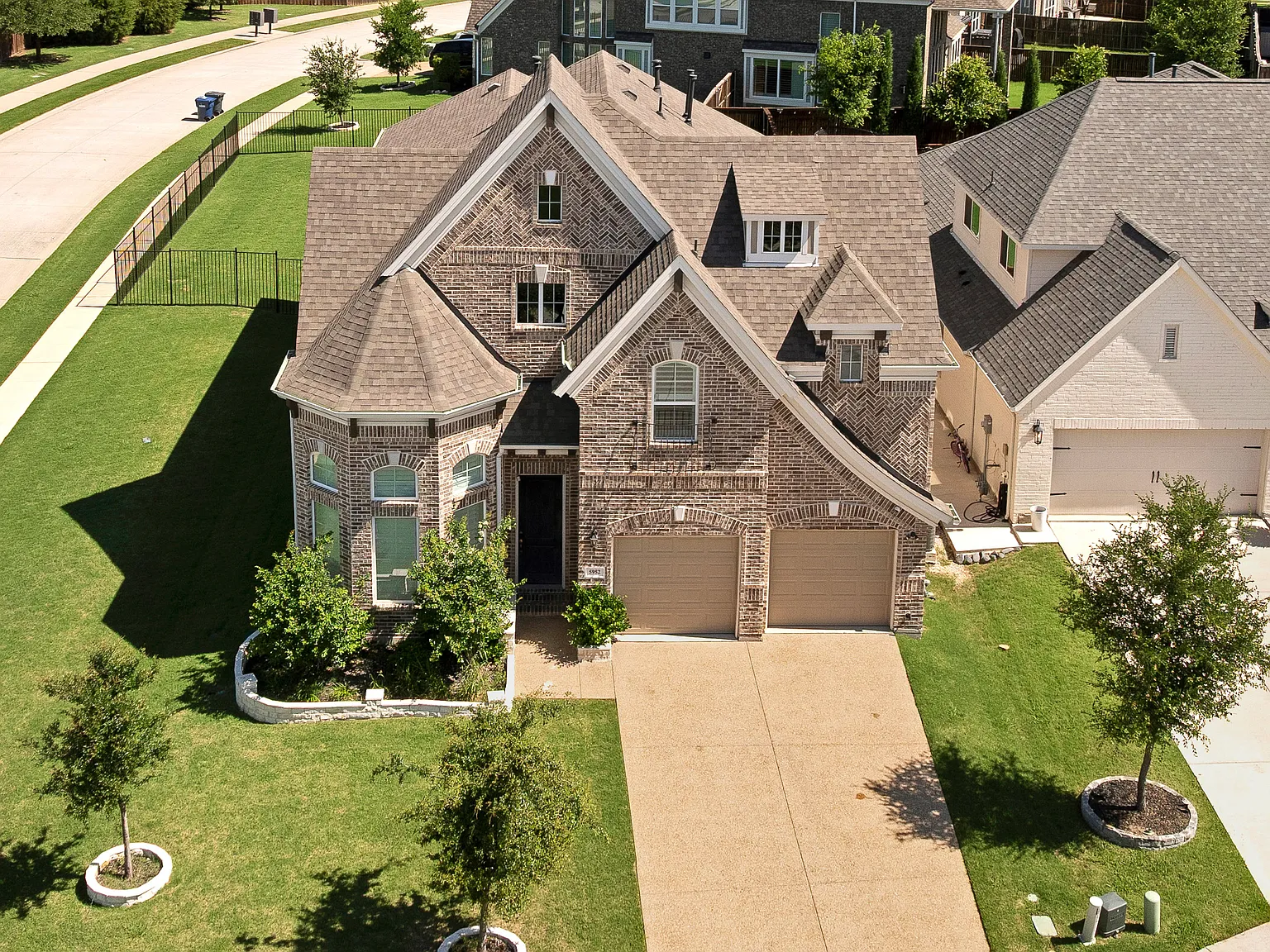 5 bed, 3352 sqft, $4,000 — Photo 1