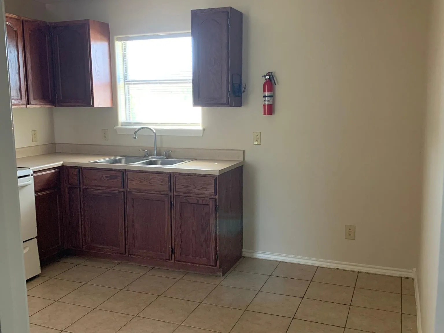 2 bed, 950 sqft, $975 — Photo 2
