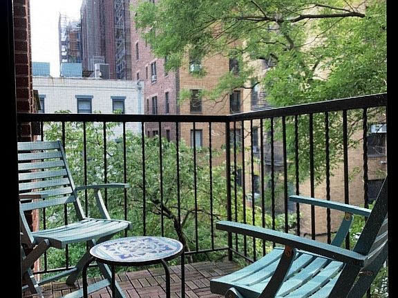 2nd image of 863 Carroll St APT 3b