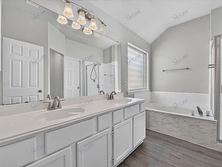 333 Stately Oak Ln — Photo 21