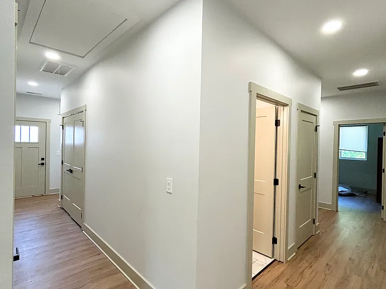 729 Ingersoll Ave — Photo 8