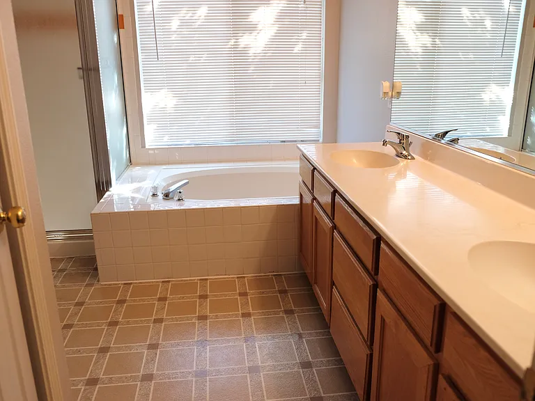4575 Goodwin Rd — Photo 6