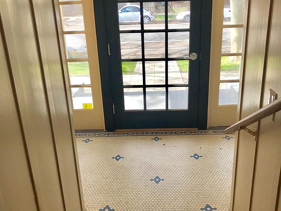 2nd image of 2019 18th St
