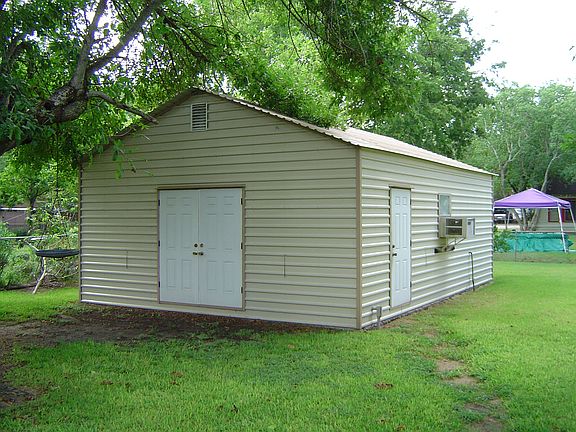 20' X 28' Gameroom
