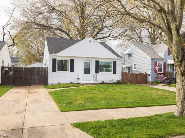 15009 Grapeland Ave, Cleveland, OH 44111