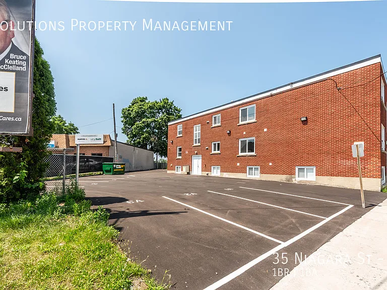 35 Niagara St #8 — Photo 8