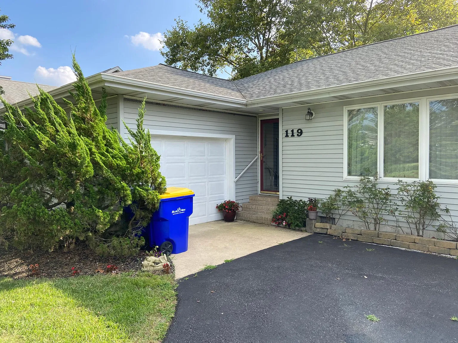 2 bed, 2192 sqft, $2,600 — Photo 3