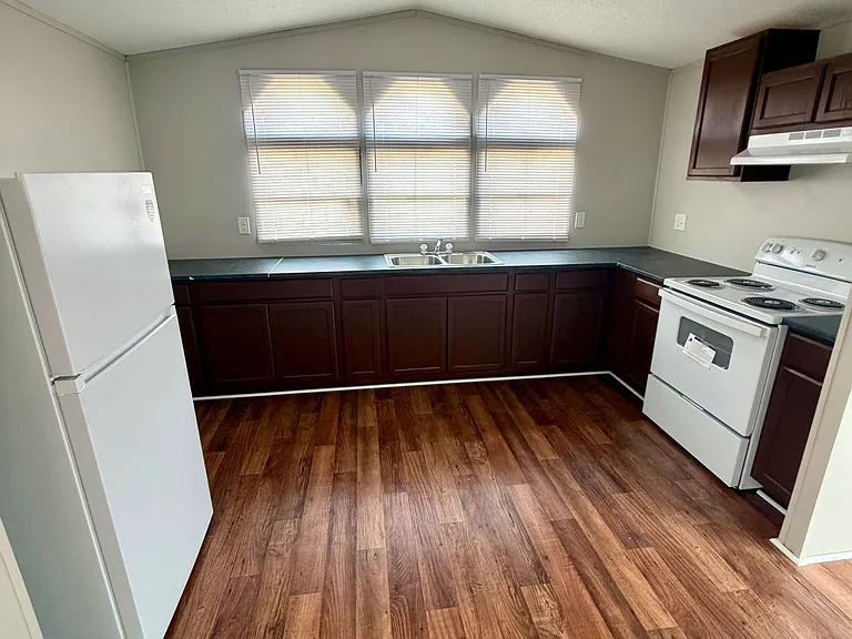 107 Crabapple Ln — Photo 4