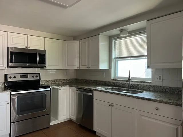 7835 Arbordale Dr — Photo 28