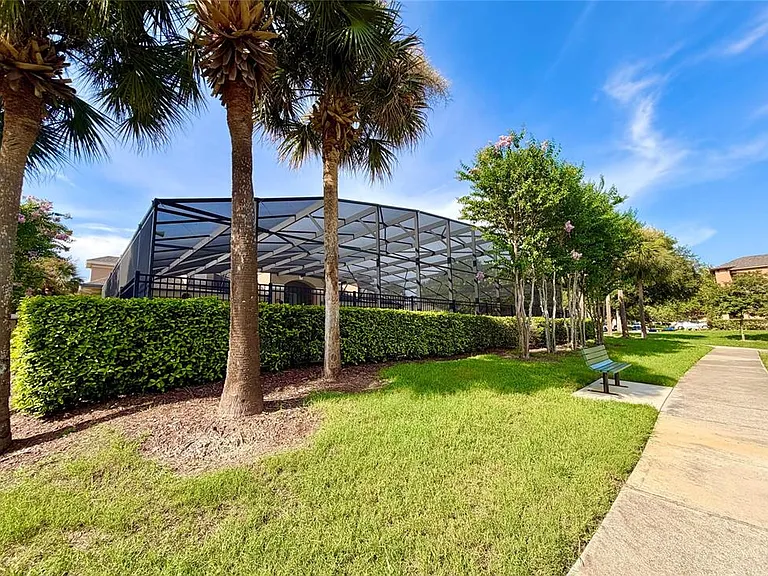 1720 Retreat View Cir — Photo 28