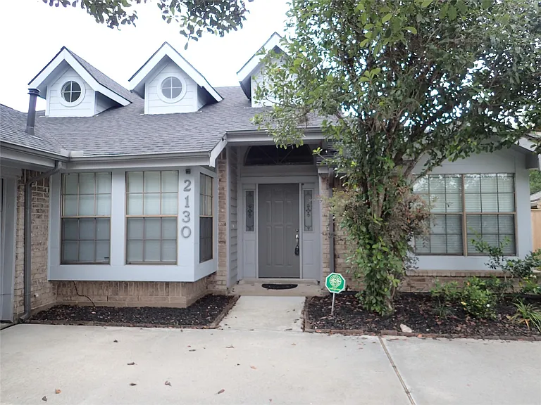 2130 Greencove Ln — Photo 1